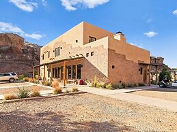 Bluff Dwellings Resort