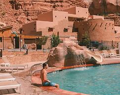 Bluff Dwellings Resort