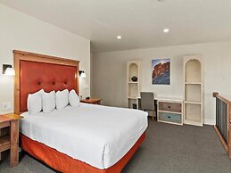 Bluff Dwellings Resort