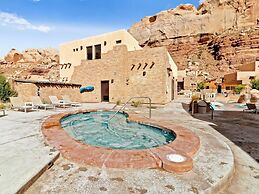 Bluff Dwellings Resort