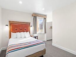 Bluff Dwellings Resort