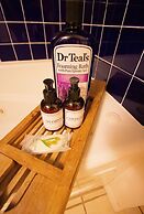 A Barn at the Quarry