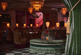 Lafayette Hotel & Club