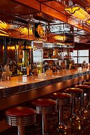 Lafayette Hotel & Club