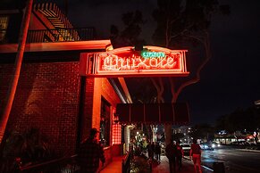 Lafayette Hotel & Club