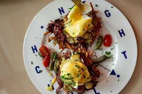 Lafayette Hotel & Club