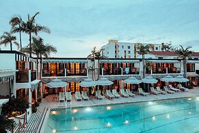 Lafayette Hotel & Club