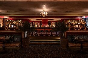 Lafayette Hotel & Club