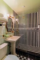 Lafayette Hotel & Club