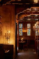 Lafayette Hotel & Club