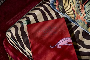 Lafayette Hotel & Club