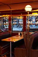 Lafayette Hotel & Club