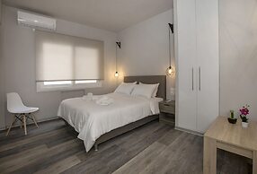 Homelike Studios in the Heart of the City by GHH