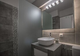 Homelike Studios in the Heart of the City by GHH