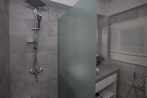 Homelike Studios in the Heart of the City by GHH