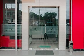 Super OYO 1006 Azzahra Guest House Syariah