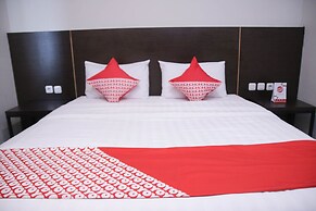 Super OYO 1006 Azzahra Guest House Syariah