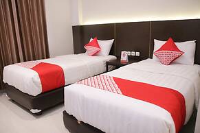 Super OYO 1006 Azzahra Guest House Syariah
