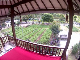 Bale Sembahulun Cottages & Tent