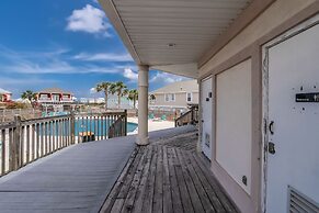 Sandy Toes 4 Bedroom Home by RedAwning