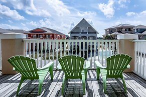 Sandy Toes 4 Bedroom Home by RedAwning