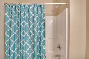 Sandy Toes 4 Bedroom Home by RedAwning