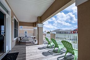 Sandy Toes 4 Bedroom Home by RedAwning