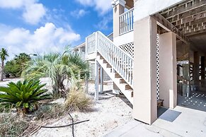 Sandy Toes 4 Bedroom Home by RedAwning