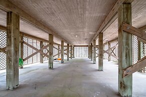 Sandy Toes 4 Bedroom Home by RedAwning