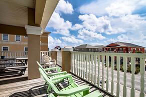 Sandy Toes 4 Bedroom Home by RedAwning