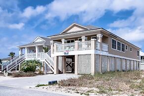 Sandy Toes 4 Bedroom Home by RedAwning