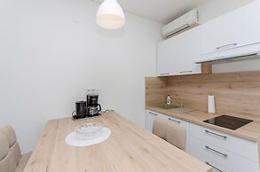 Apartments and Rooms Mare