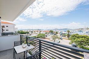 Apartments and Rooms Mare