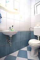 Apartments and Rooms Mare