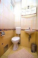 Apartments and Rooms Mare