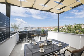 Apartments and Rooms Mare