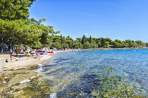 Apartments and Rooms Mare