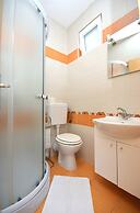 Apartments and Rooms Mare