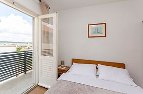 Apartments and Rooms Mare