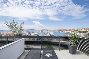 Apartments and Rooms Mare