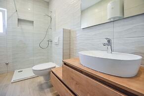 Apartments and Room Danijel