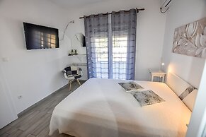 Apartments and Room Danijel
