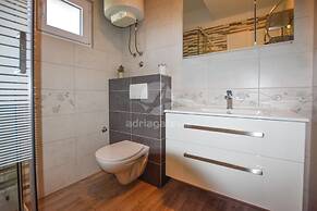 Apartments and Room Danijel