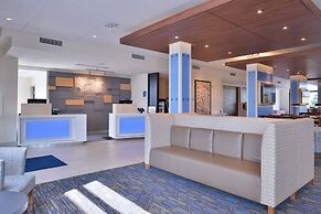 Holiday Inn Express & Suites Olathe West by IHG