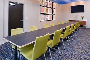 Holiday Inn Express & Suites Olathe West by IHG