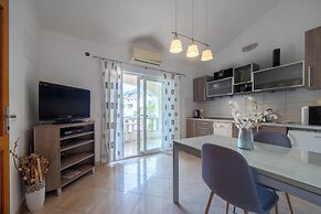 Apartments and Rooms LEA