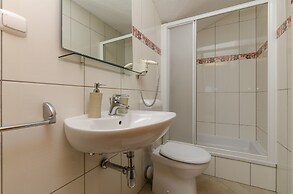 Apartments and Rooms LEA