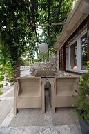 Apartments and Rooms LEA