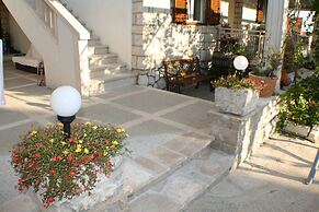 Apartments and Rooms LEA