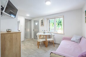 Apartments and Rooms LEA